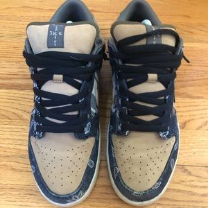 TRAVIS SCOTT X NIKE SB DUNK